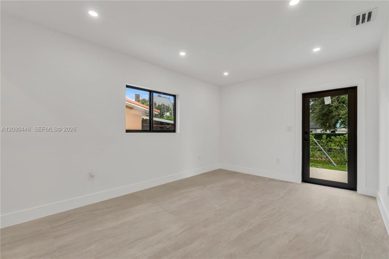 6235 SW 24th St , Miami, FL 33147 Photo
