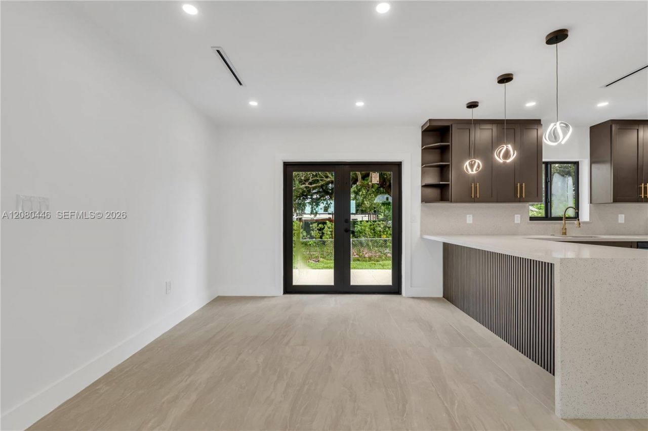 6235 SW 24th St , Miami, FL 33147 Photo