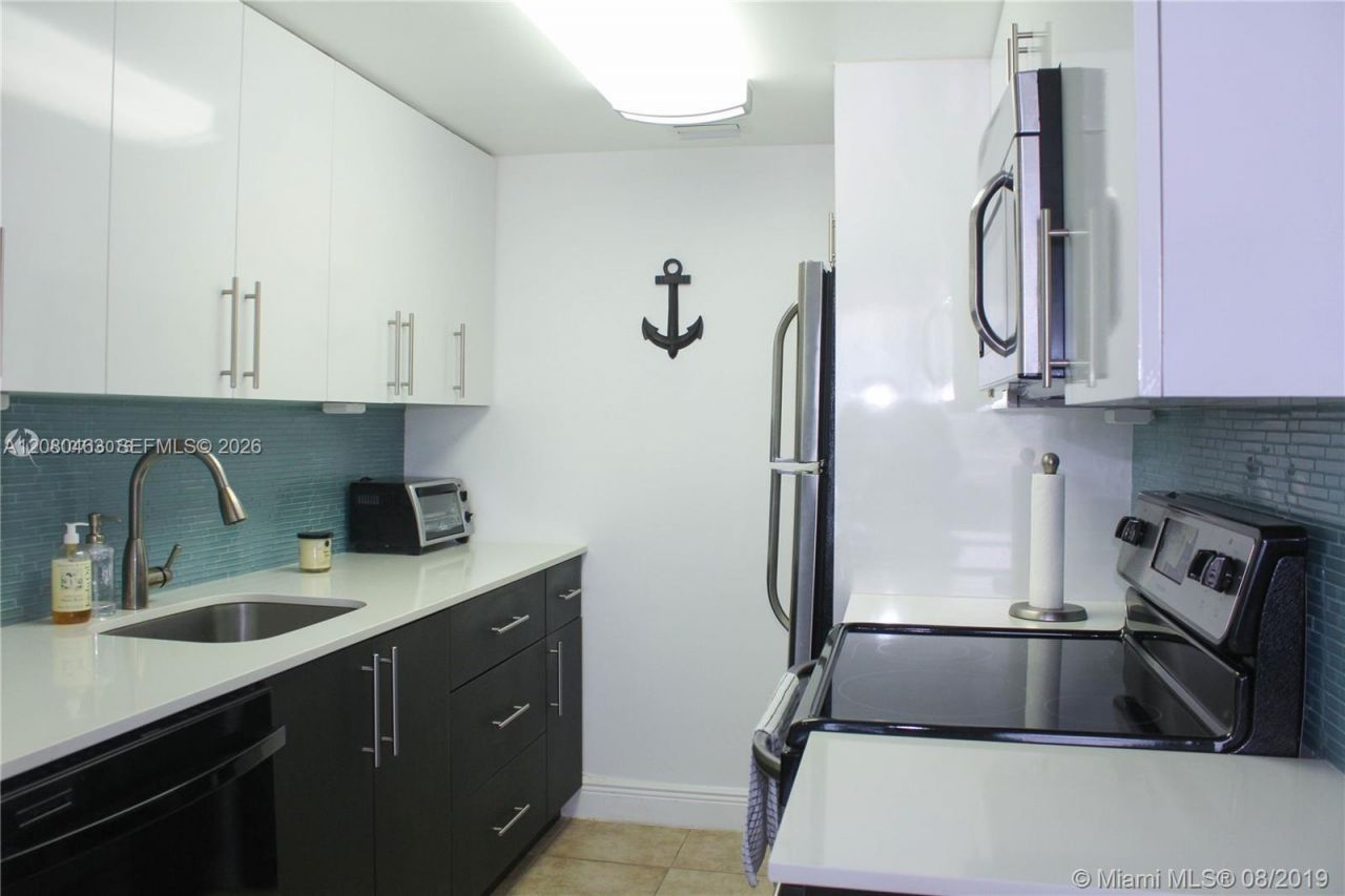 2350 NE 135th St, Unit 507, North Miami, FL 33181 Photo