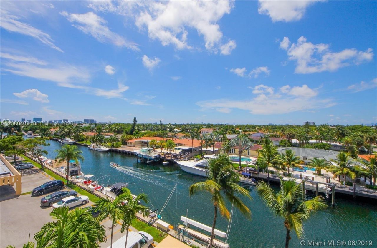 2350 NE 135th St, Unit 507, North Miami, FL 33181 Photo