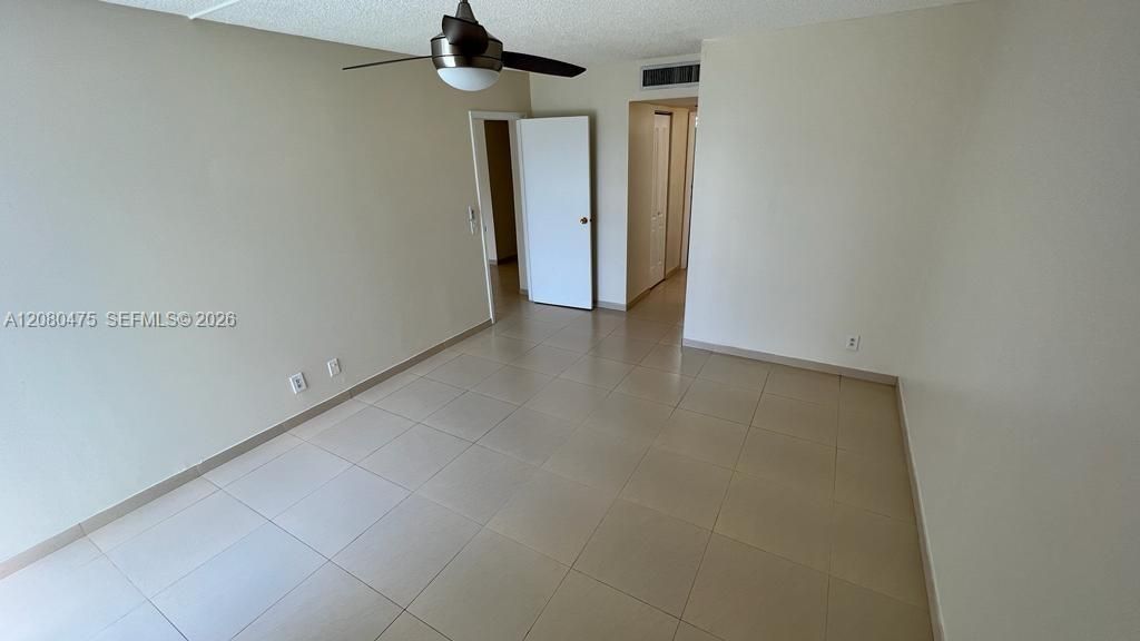 20500 W Country Club Dr , Unit 204, Aventura, FL 33180 Photo