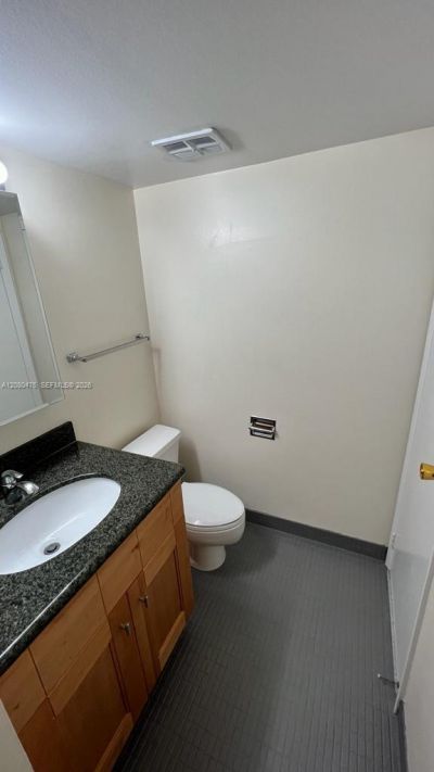 20500 W Country Club Dr , Unit 204, Aventura, FL 33180 Photo
