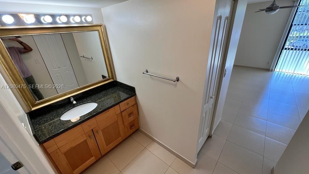20500 W Country Club Dr , Unit 204, Aventura, FL 33180 Photo