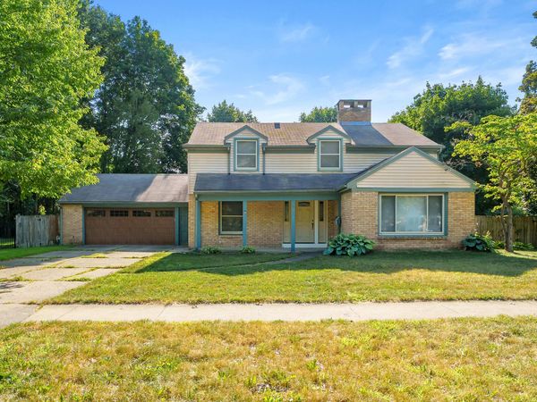 907 East Street, Three Rivers, MI 49093