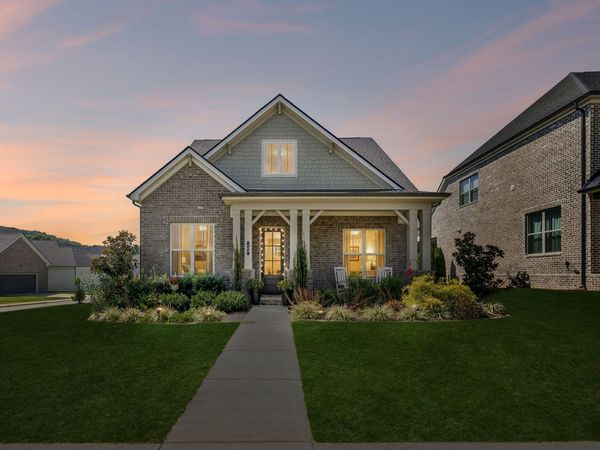 102 Stonehaven Way, Hendersonville, TN 37075