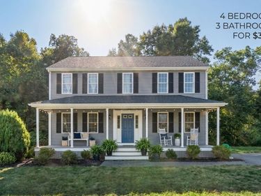 8 Bresciani Ln, West Bridgewater, MA 02379