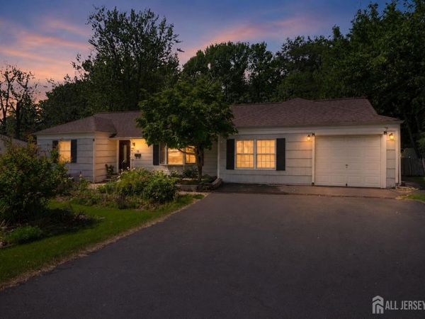 19 Stephenville Parkway, Edison, NJ 08820