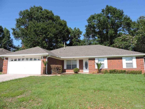 2552 Southern Oaks Dr, Cantonment, FL 32533