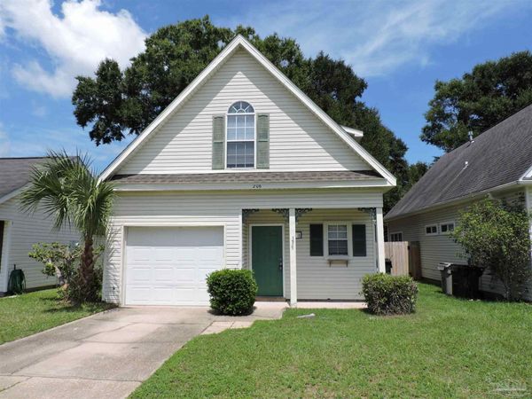 206 Wildflower Ln, Pensacola, FL 32514