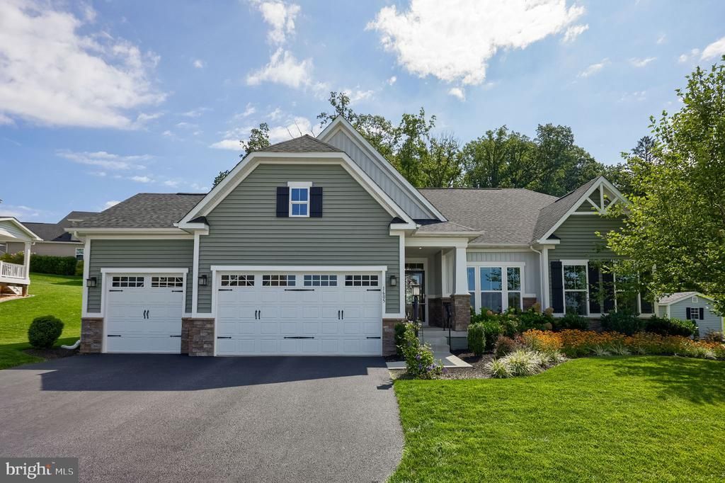 1605 RIVER BIRCH CIRCLE , YORK, PA 17403