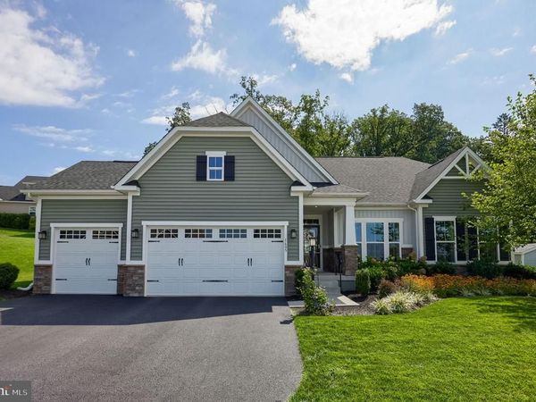 1605 RIVER BIRCH CIRCLE , YORK, PA 17403
