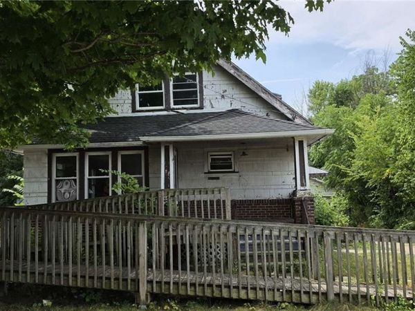 16516 Lipton Avenue , Cleveland, OH 44128