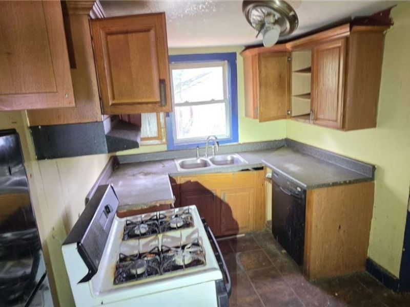 16516 Lipton Avenue , Cleveland, OH 44128 Photo 11