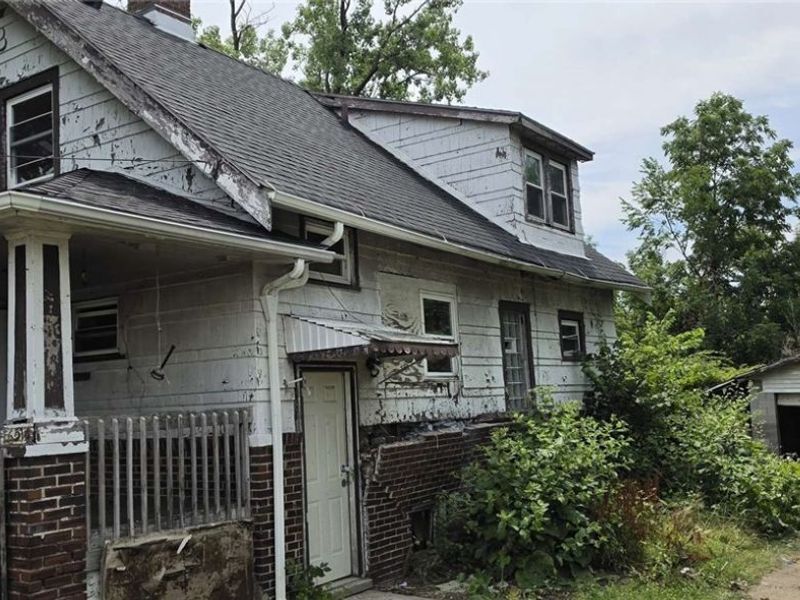 16516 Lipton Avenue , Cleveland, OH 44128 Photo 3
