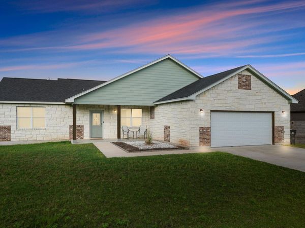 125 Naalehu CT , Bastrop, TX 78602