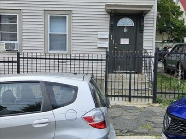12 Warren St, Lawrence, MA 01841