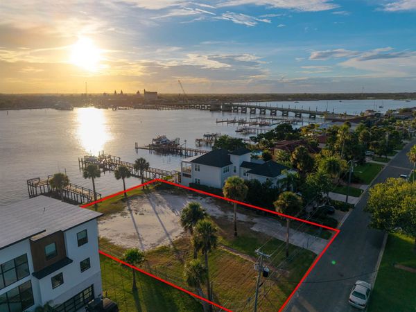 27 Dolphin Dr, St Augustine, FL 32080