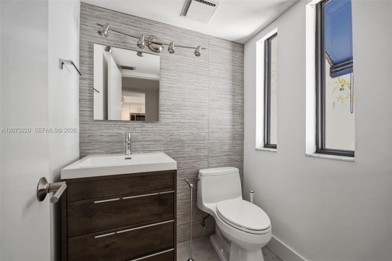 3233 Mary St, Unit 4, Coconut Grove, FL 33133 Photo