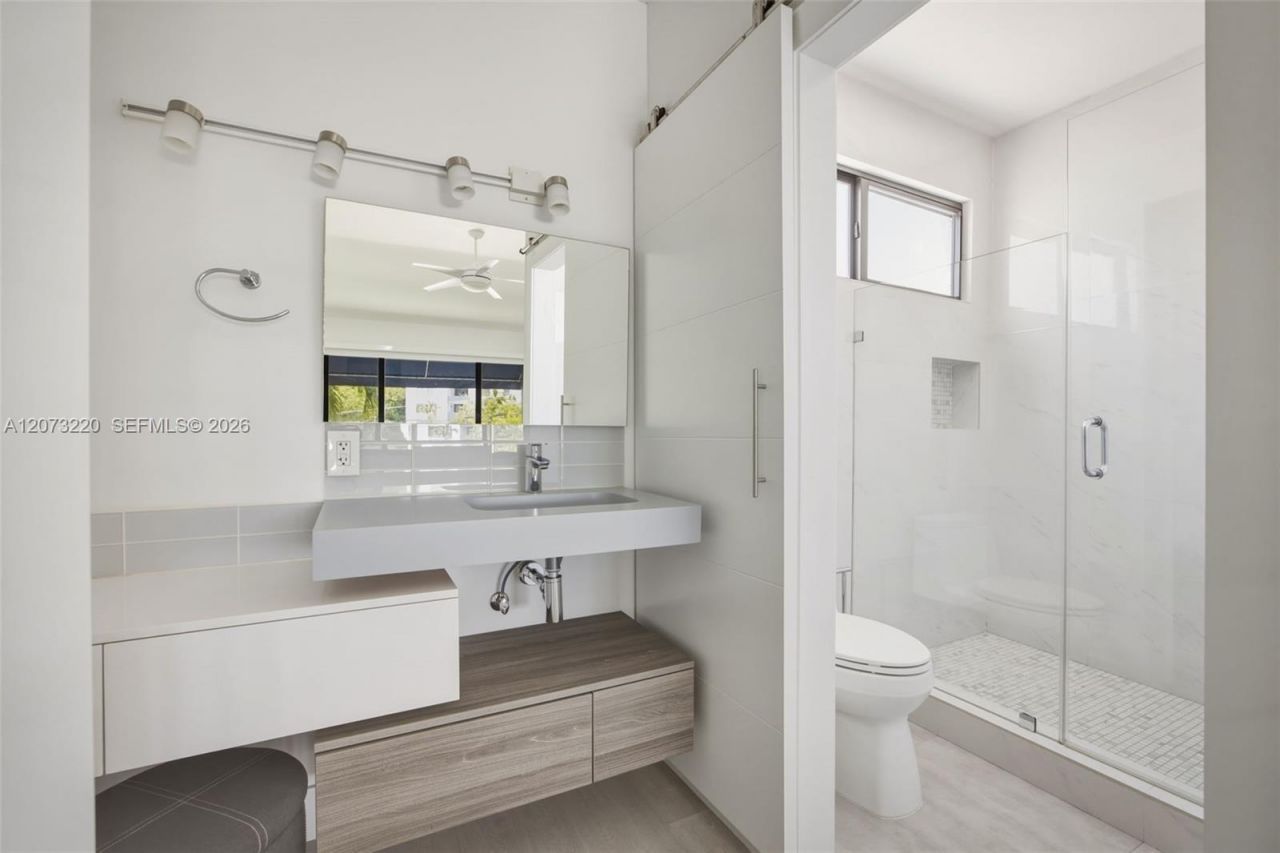 3233 Mary St, Unit 4, Coconut Grove, FL 33133 Photo