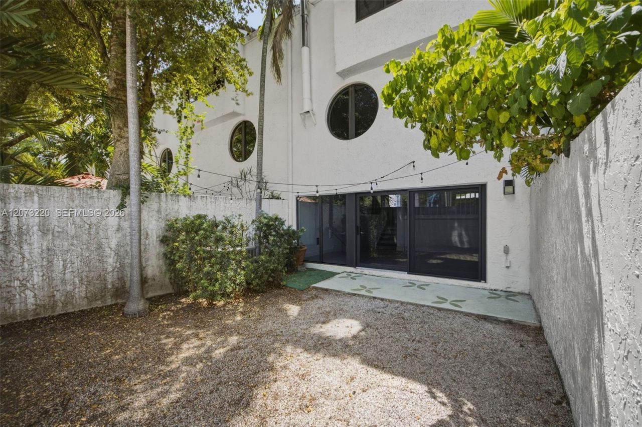 3233 Mary St, Unit 4, Coconut Grove, FL 33133 Photo