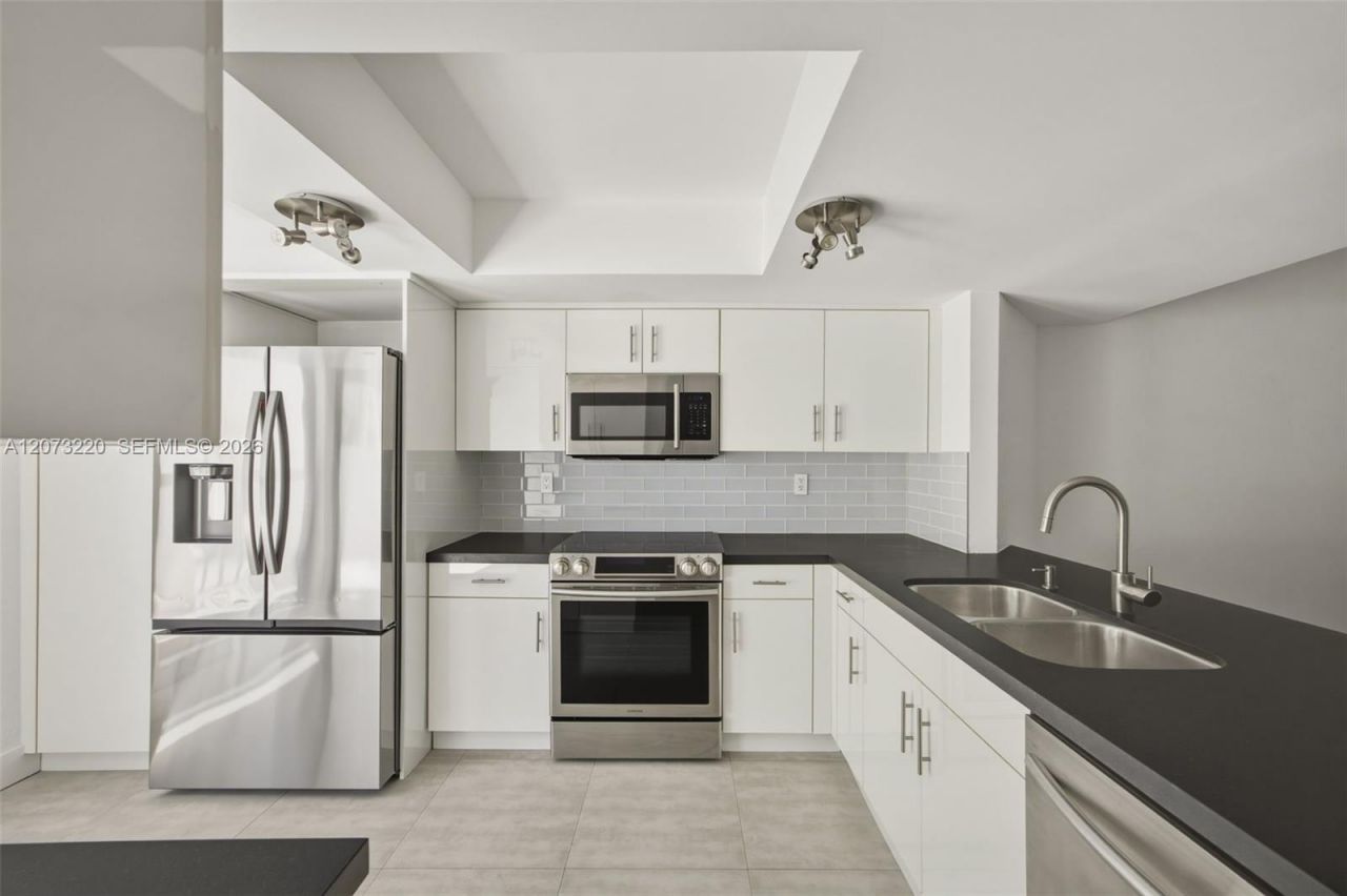 3233 Mary St, Unit 4, Coconut Grove, FL 33133 Photo