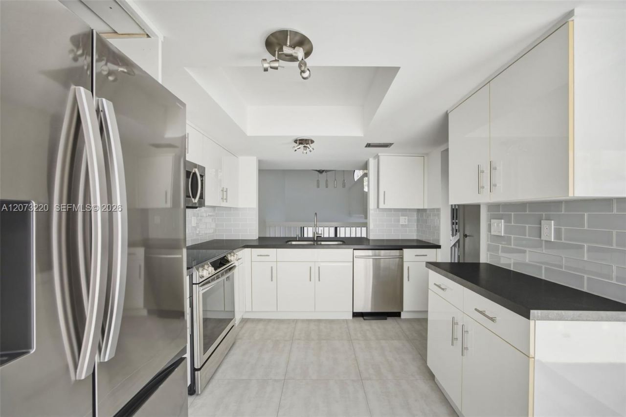 3233 Mary St, Unit 4, Coconut Grove, FL 33133 Photo