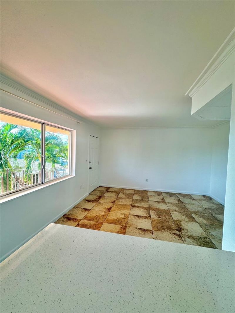 1020 SW 7 Th , Unit 9, Miami, FL 33130 Photo