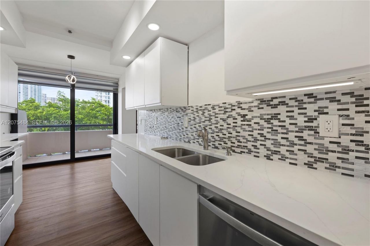 19667 Turnberry Way, Unit 3F, Aventura, FL 33180 Photo