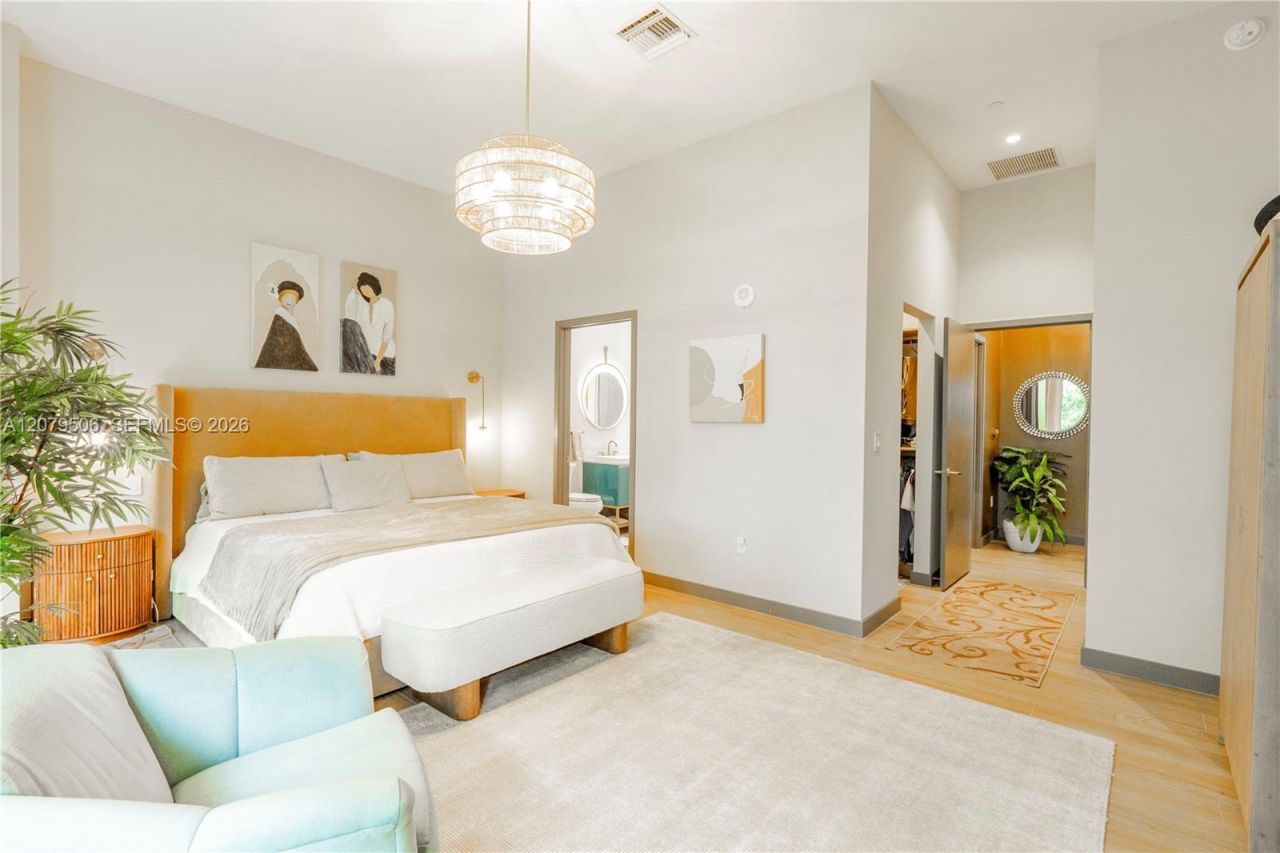 2678 Tigertail Ave , Unit 202, Miami, FL 33133 Photo