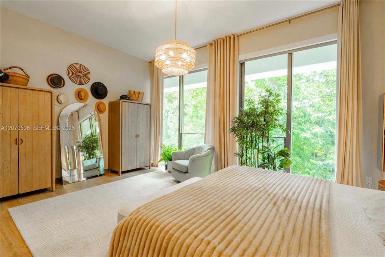 2678 Tigertail Ave , Unit 202, Miami, FL 33133 Photo