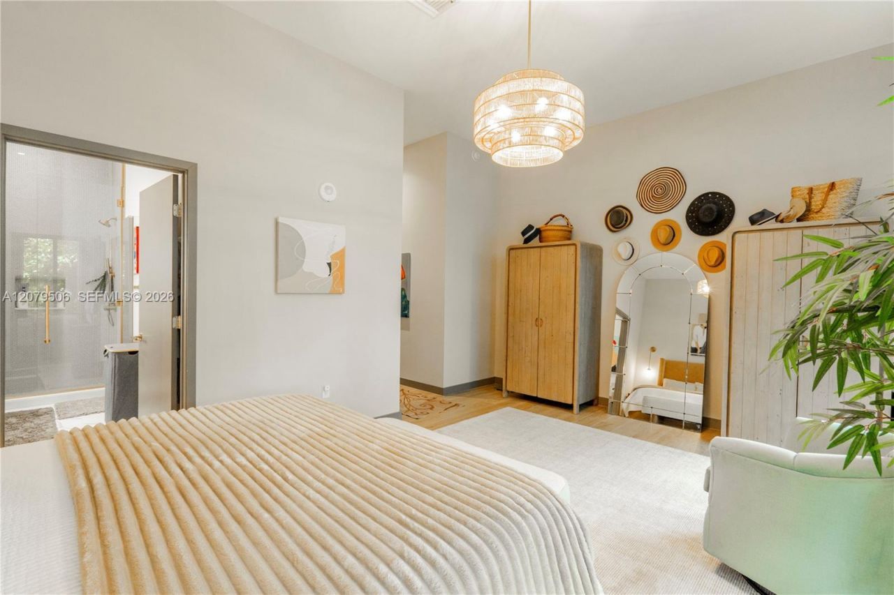 2678 Tigertail Ave , Unit 202, Miami, FL 33133 Photo