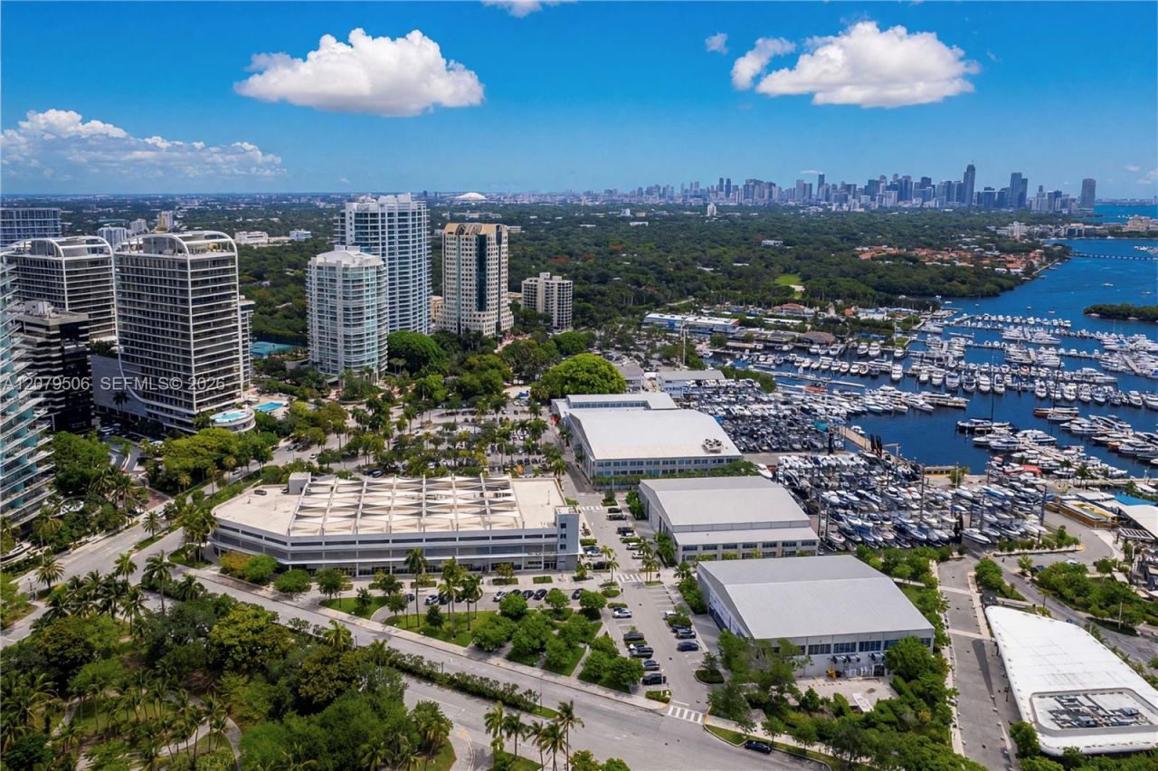 2678 Tigertail Ave , Unit 202, Miami, FL 33133 Photo
