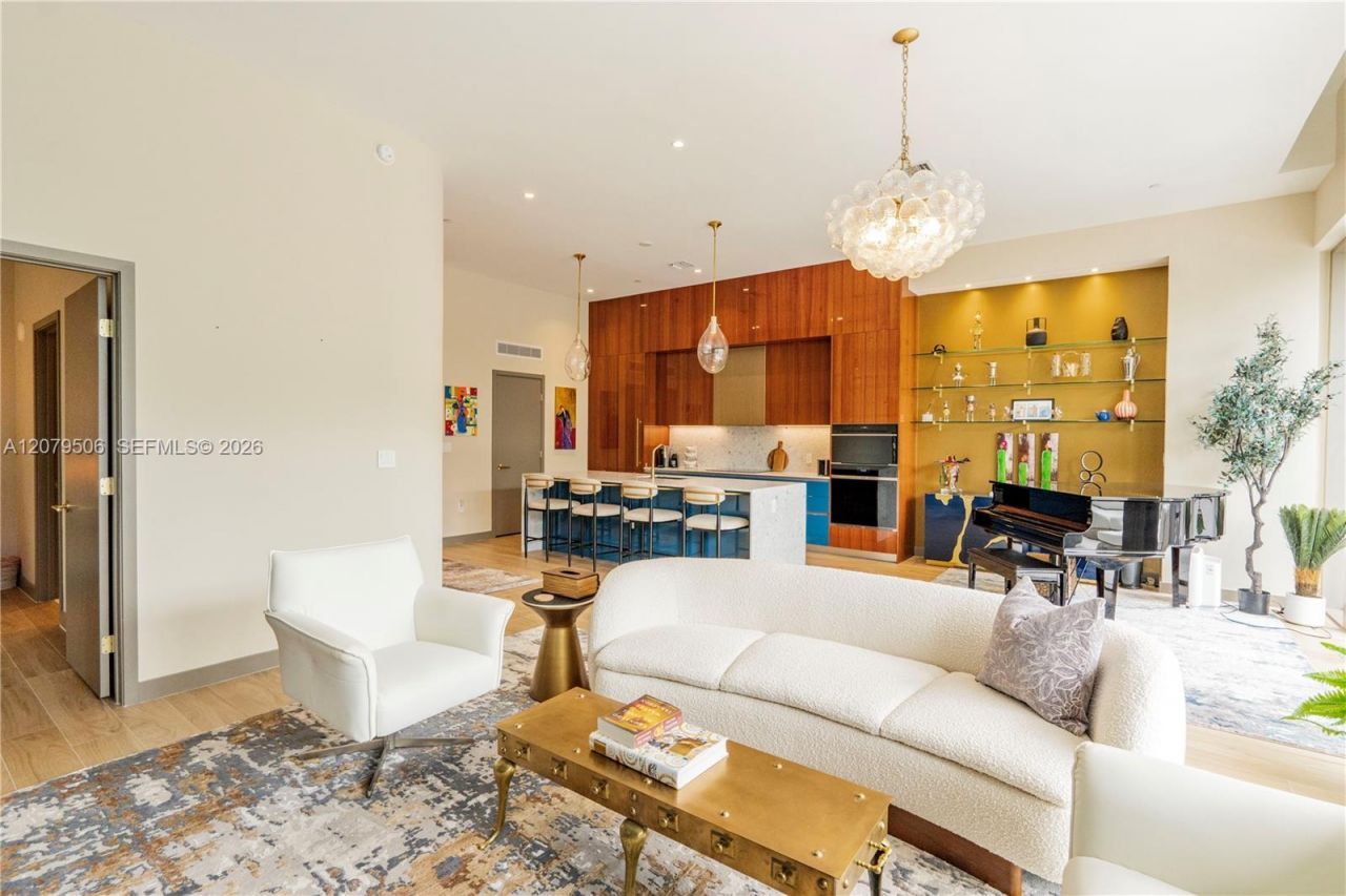 2678 Tigertail Ave , Unit 202, Miami, FL 33133 Photo