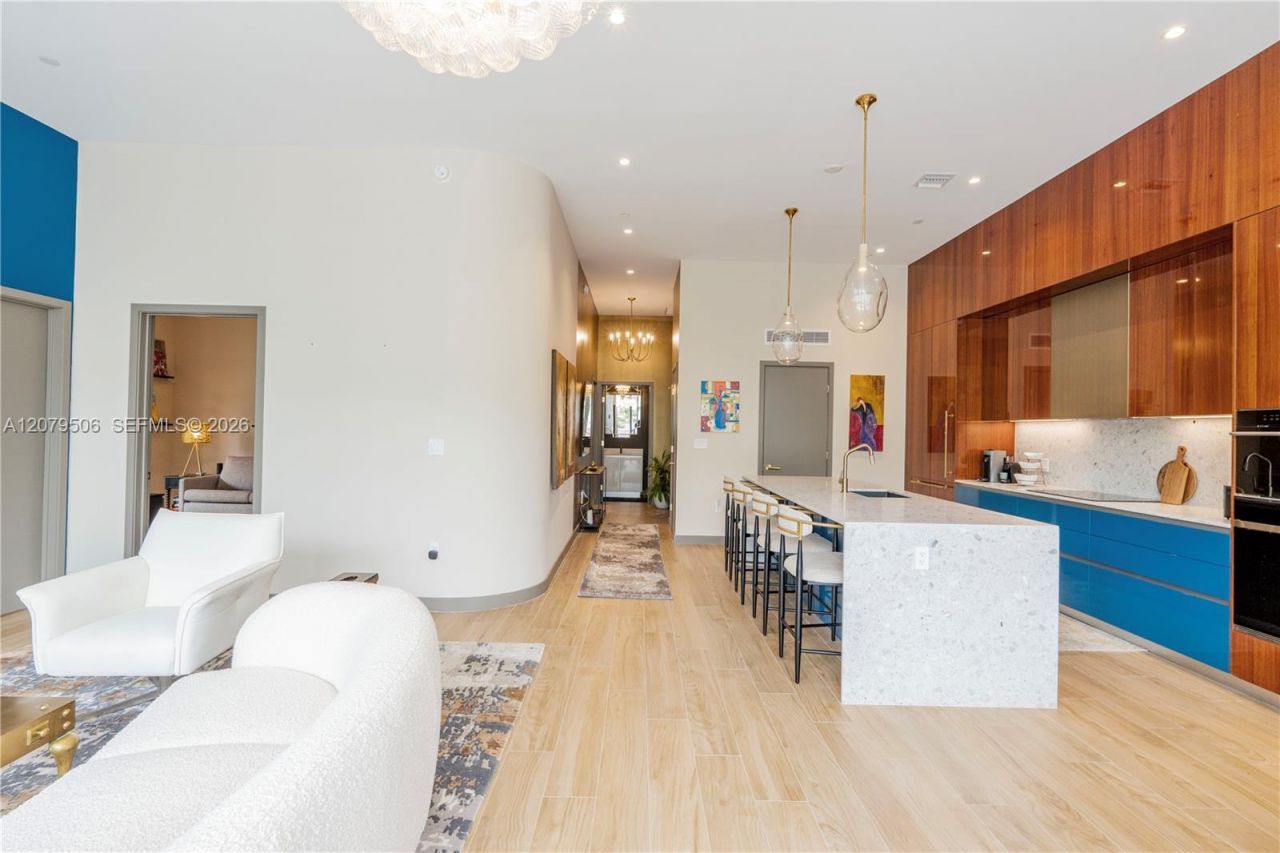 2678 Tigertail Ave , Unit 202, Miami, FL 33133 Photo
