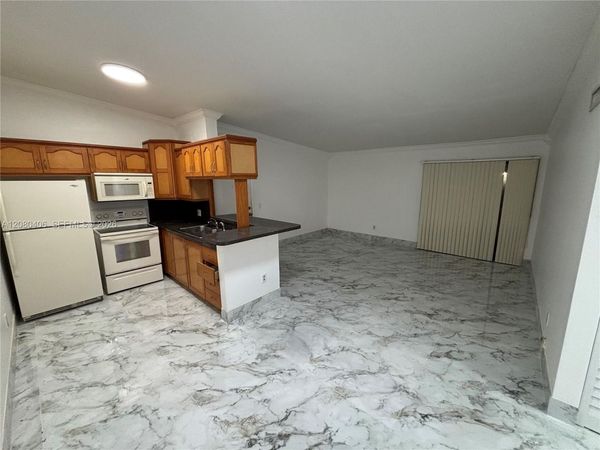 9733 Hammocks Blvd , Unit 201C, Miami, FL 33196