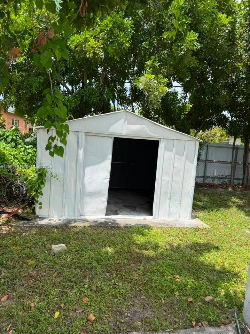 6111 NW 17th Ct, Sunrise, FL 33313 Photo