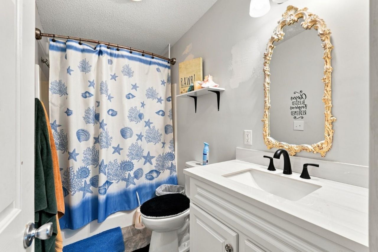 6284 Donahue Dr.  Photo 10
