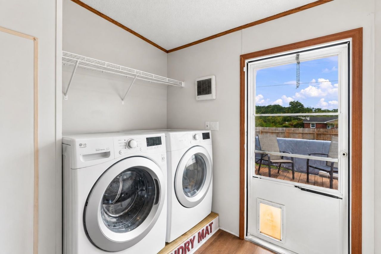 6284 Donahue Dr.  Photo 15