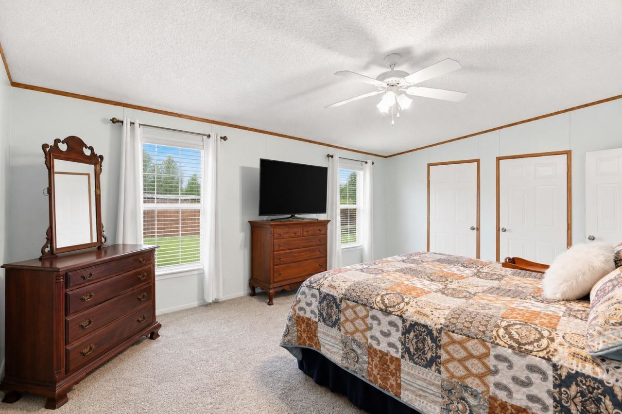 6284 Donahue Dr.  Photo 7