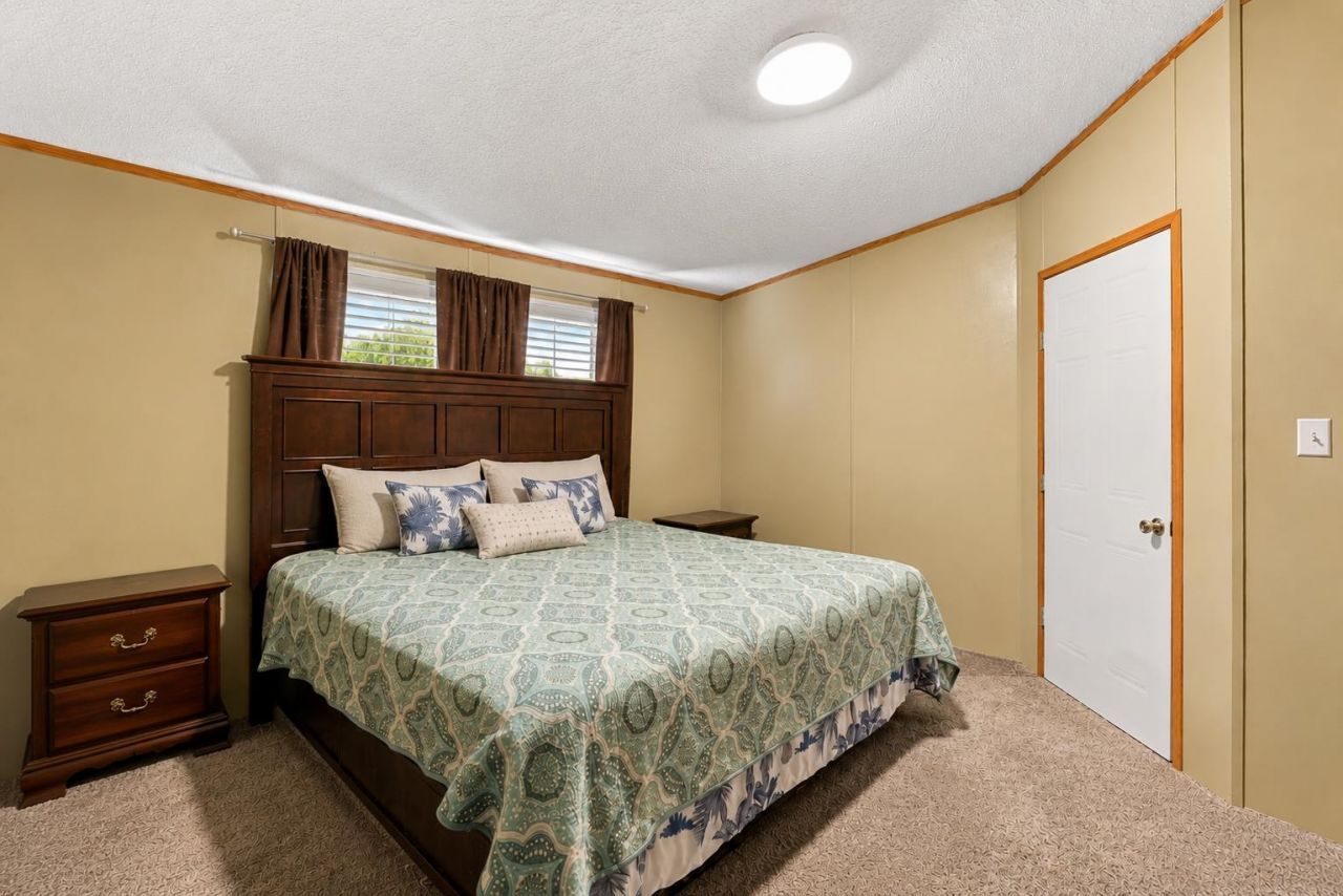 6284 Donahue Dr.  Photo 9