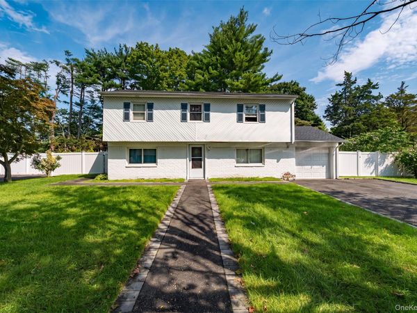19 South Lane , Huntington, NY 11743