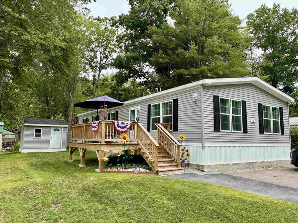 14 Flamingo Drive, Concord, NH 03033