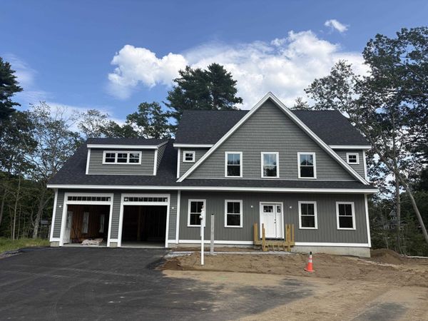 6 Navillus Way, Seabrook, NH 03874