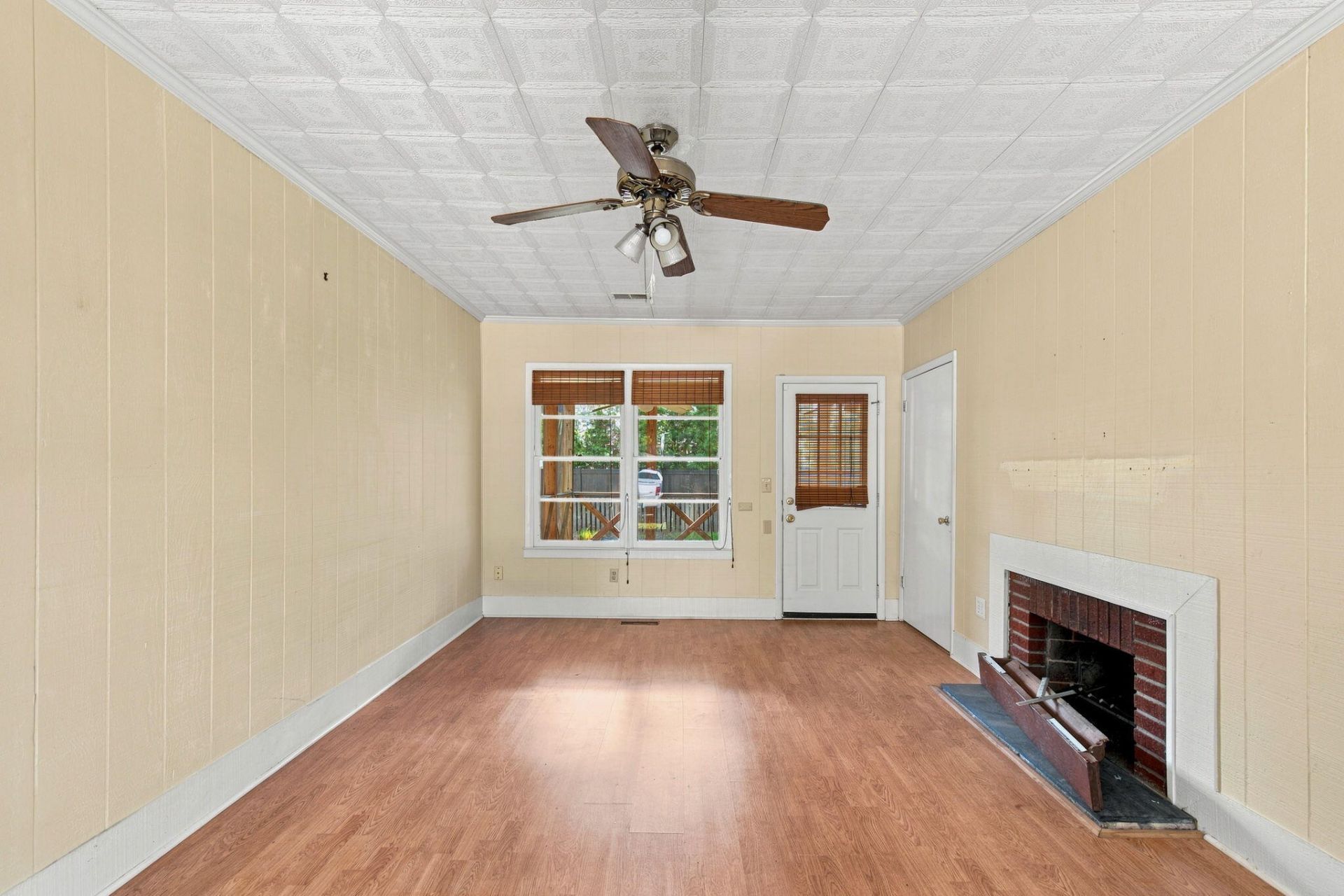 8 William Street Photo 15