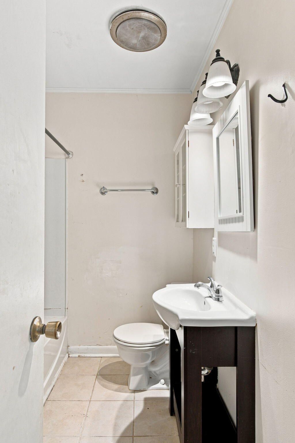 8 William Street Photo 19