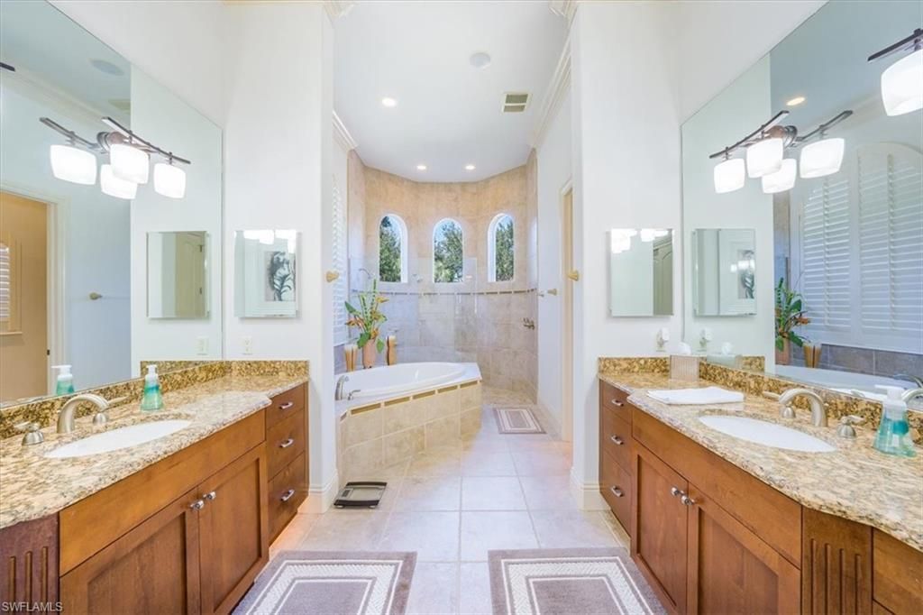 3124 Strada Bella Ct , Naples, FL 34119 Photo