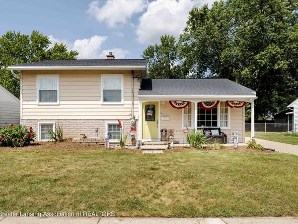 209 Pearl Street, Grand Ledge, MI 48837