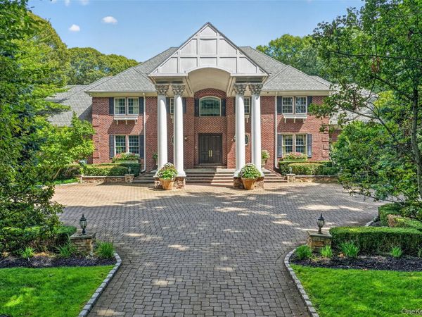 11 Danton Lane N, Locust Valley, NY 11560