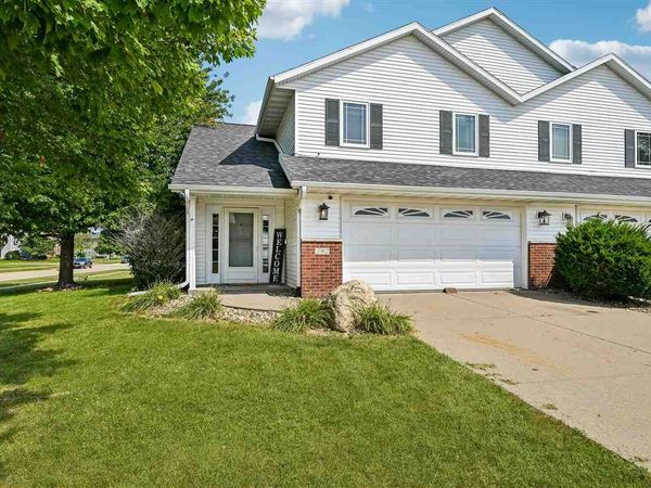 292 Watercress Road, North Liberty, IA 52317