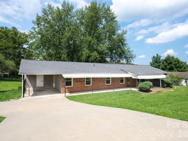 483 Caribou Road , Asheville, NC 28803
